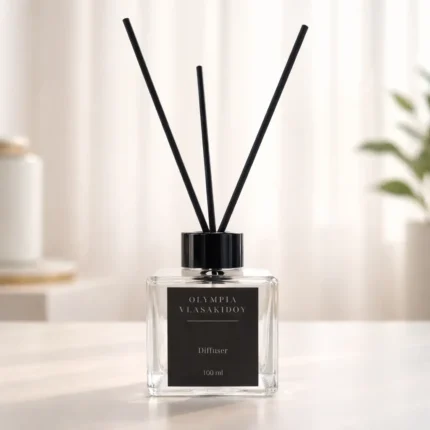 Αρωματικό χώρου diffuser Myrrh & Tonka σε τετράγωνο γυάλινο μπουκάλι με sticks διάχυσης — byOlympia
