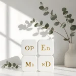 Μαγνήτες πορσελάνης Open Mind σε ράφι με ευκάλυπτο