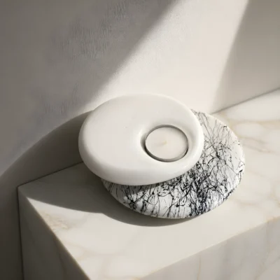 Κηροπήγιο πορσελάνης Marble Noir, λεπτομέρεια μαρμάρινου εφέ
