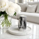 Μονό κηροπήγιο Marble Noir με ρεσώ πάνω σε μαρμάρινο δίσκο