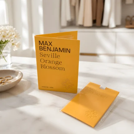 Αρωματική κάρτα Max Benjamin Seville Orange Blossom σε πάγκο κουζίνας με τη συσκευασία της